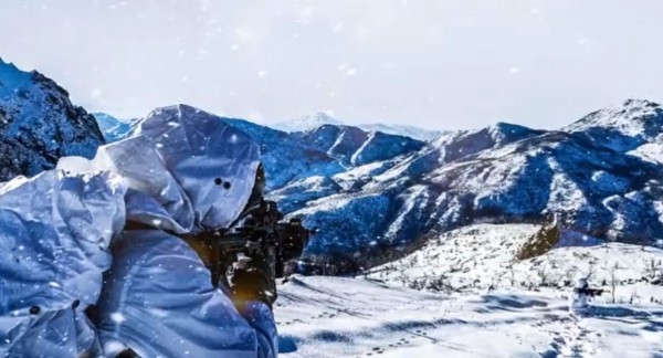 Mehmetçik kar altında görevinin başında!